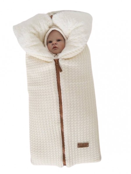 Вязаный конверт-одеяло для малыша "Сканди" цвет: молочный (2023/10)